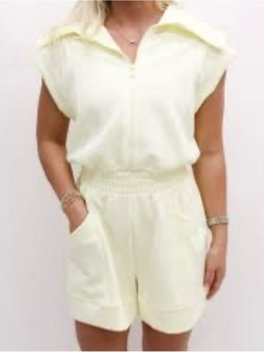 Skies Are Blue‎ Soft Romper Yellow Size Medium Tennis Preppy Butter Soft Zip
